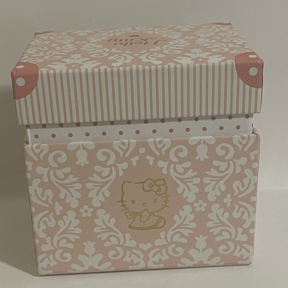 2018 Hello Kitty Small Mug - Picture 10 of 12